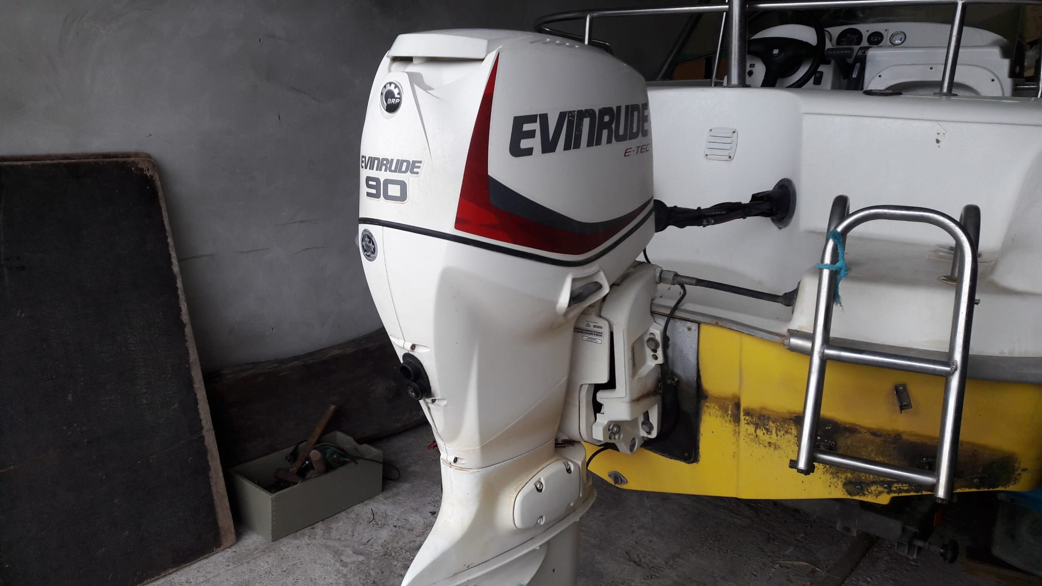 Лодочный мотор Evinrude 90 б/у - Jurmalas Laivas